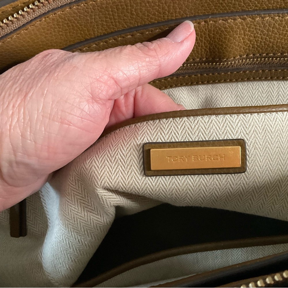 Tory Burch Robinson tan pebbled Leather Tote Bag - Picture 7 of 14